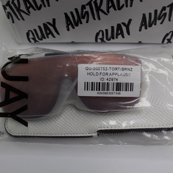 Quay NWT Hold For Applause Tortoiseshell Gold Oversized Sunnies with Case - Picture 8 of 13